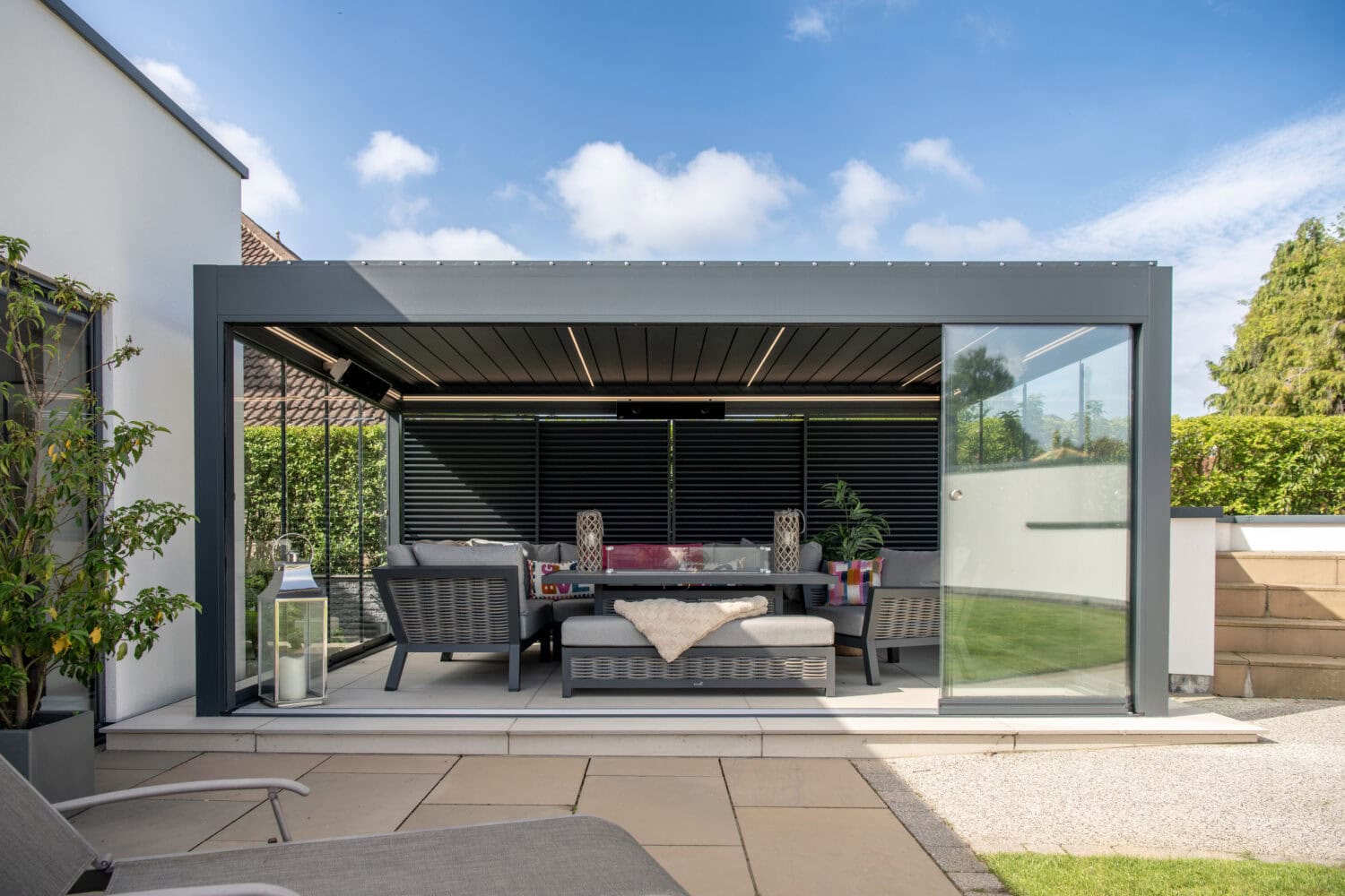 bioclimatic pergola